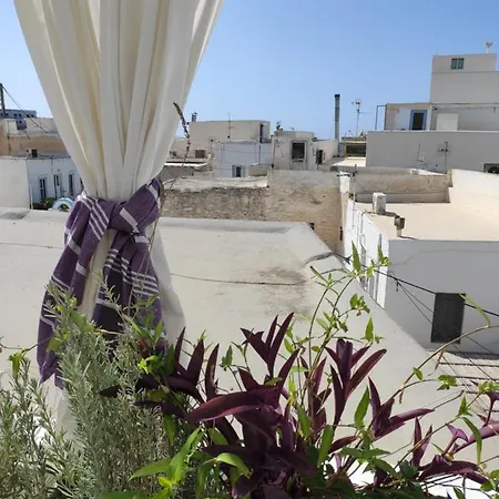 White Cycladic Town House With Sea Vew Páros