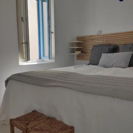 White Cycladic Town House With Sea Vew * Páros