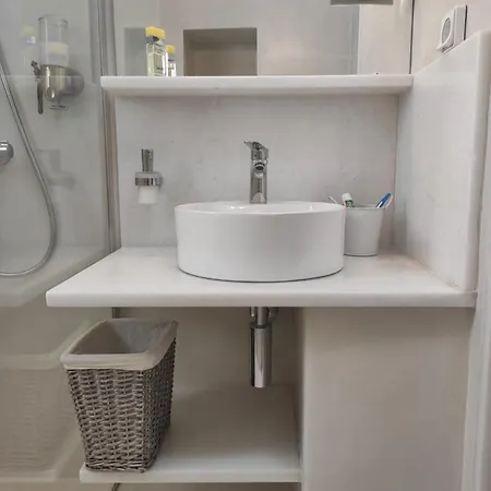 Hébergement de vacances White Cycladic Town House With Sea Vew