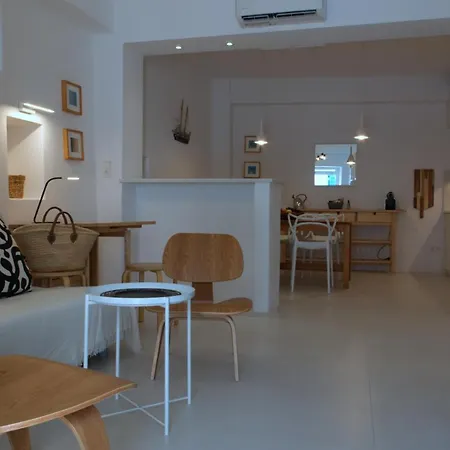 Casa de Férias White Cycladic Town House With Sea Vew Páros