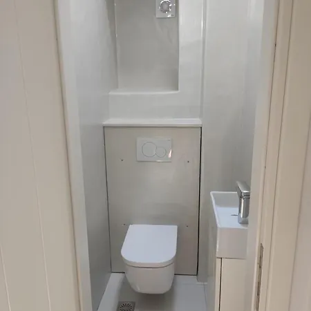 White Cycladic Town House With Sea Vew Hébergement de vacances Páros