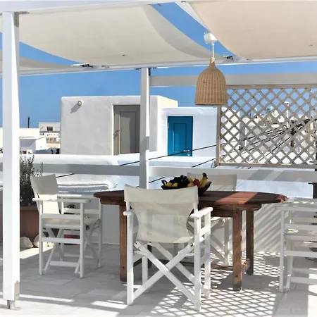 Hébergement de vacances White Cycladic Town House With Sea Vew Páros